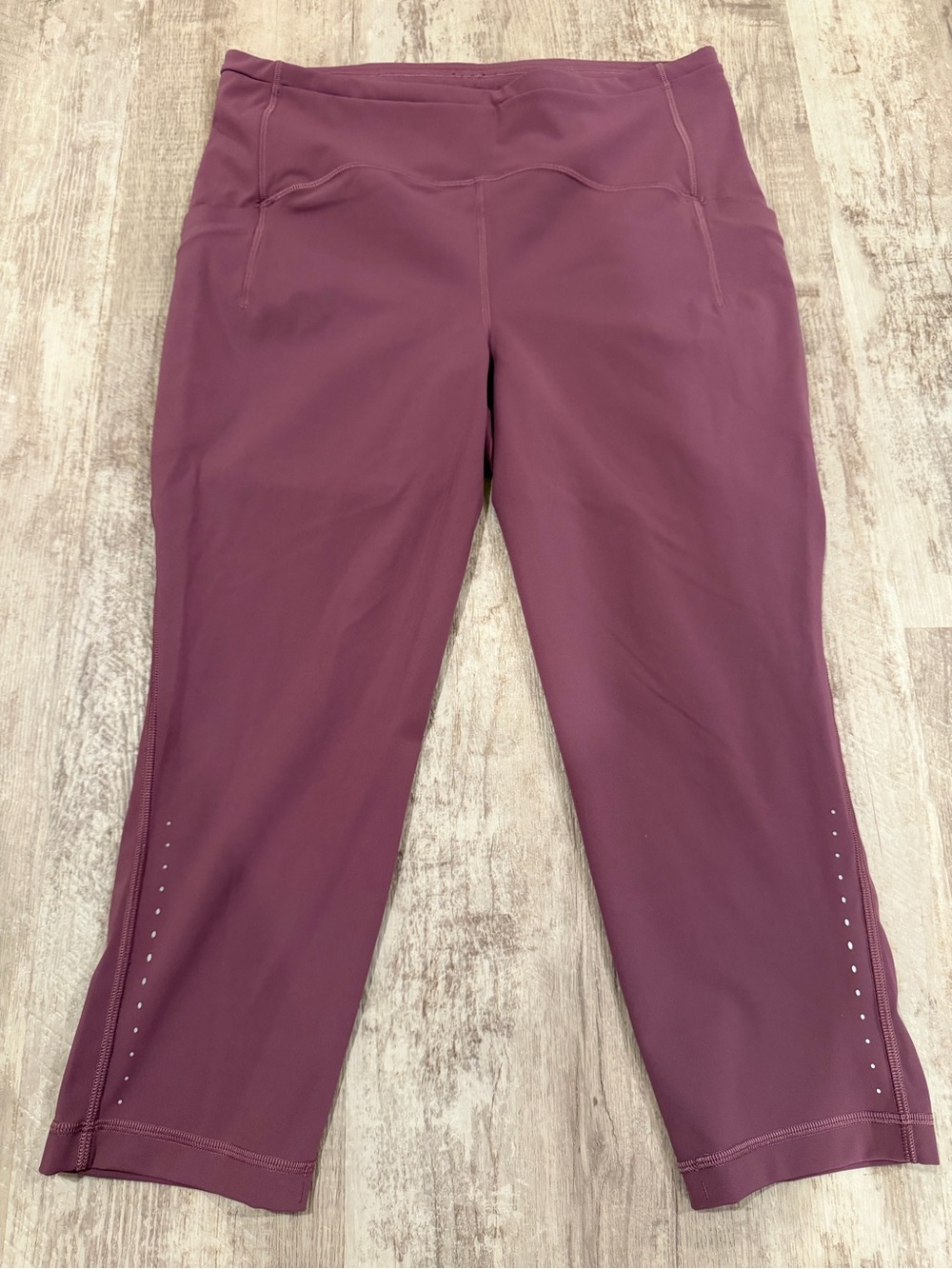 lululemon athletica Plum Capri Cropped Leggings